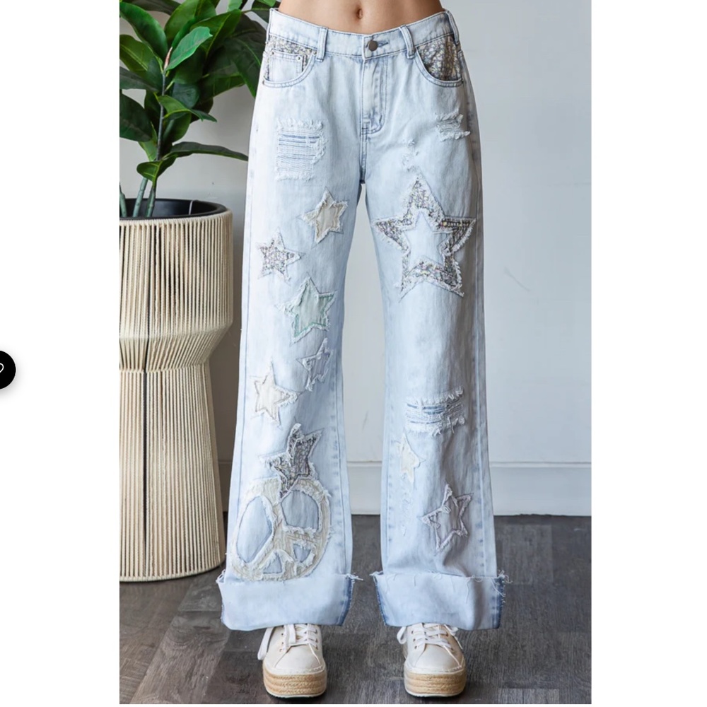 Oli & Hali Light Wash Star Appliqué Wide Leg Jeans